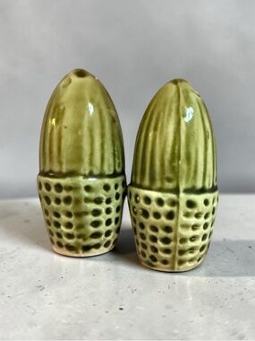 Vintage Ceramic Salt Pepper Shakers Green melon acorn Style Mid Century